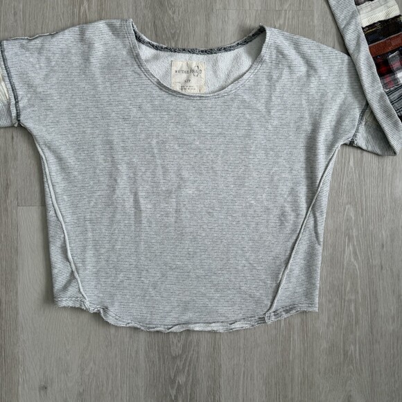Free People We The Free Top Grey Striped Patchwork Sleeve Thermal Raw Hem Size S - Picture 8 of 11